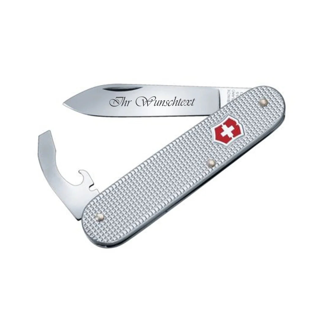 Victorinox Walker Taschenmesser kann immer dabei sein. Dieses 84 mm lange Messer mit 9 Funktionsmerkmalen ist jetzt versandkostenfrei auf MyGeschenk erhältlich.