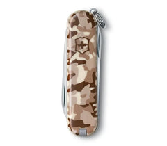 Victorinox Classic SD Serie ist mit ihrer Desert Pattern, der kostenlosen Gravuroption und der kostenlosen Lieferung bei MyGeschenk erhältlich.