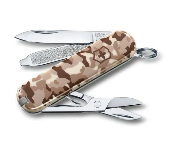 Victorinox Classic SD Serie ist mit ihrer Desert Pattern, der kostenlosen Gravuroption und der kostenlosen Lieferung bei MyGeschenk erhältlich.