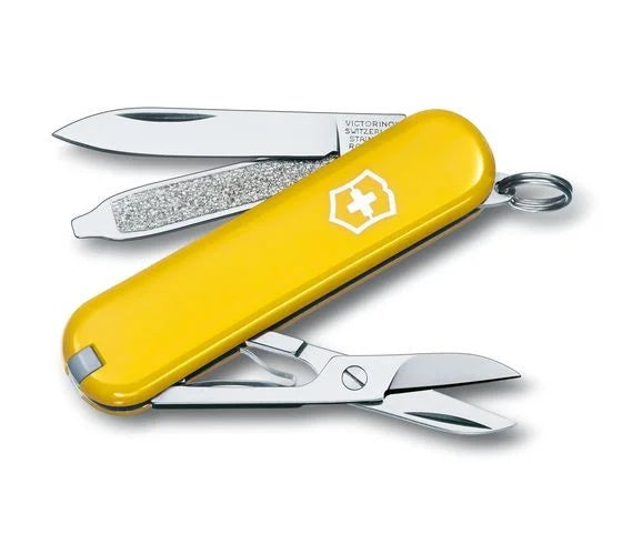 Victorinox Classic SD Serie ist mit ihrer Gelb Farbe, der kostenlosen Gravuroption und der kostenlosen Lieferung bei MyGeschenk erhältlich.