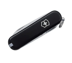 Victorinox Classic SD Serie ist mit ihrer Schwarz Farbe, der kostenlosen Gravuroption und der kostenlosen Lieferung bei MyGeschenk erhältlich.