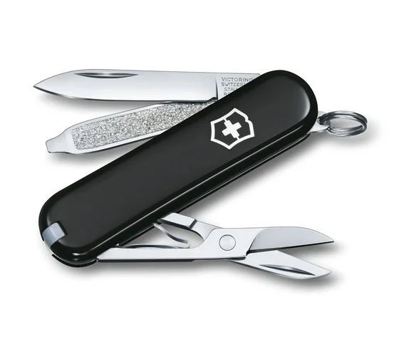 Victorinox Classic SD Serie ist mit ihrer Schwarz Farbe, der kostenlosen Gravuroption und der kostenlosen Lieferung bei MyGeschenk erhältlich.