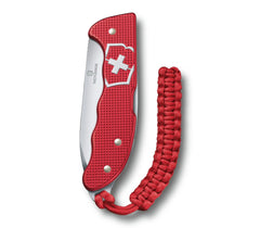 Das faltbare Jagdmesser Victorinox Hunter Pro Alox M Rot ist dank seiner leichten Struktur einfach zu tragen. Bei MyGeschenk zu attraktiven Preisen.