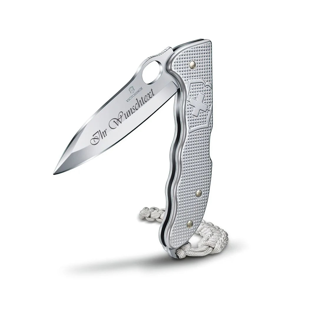 Das faltbare Jagdmesser Victorinox Hunter Pro Alox M Silver ist dank seiner leichten Struktur einfach zu tragen. Bei MyGeschenk zu attraktiven Preisen.