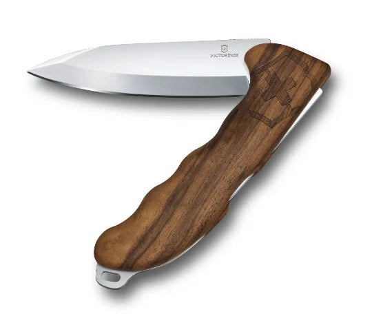 Das faltbare Jagdmesser Victorinox Hunter Pro lässt sich dank seiner Leichtbauweise bequem transportieren. Bei MyGeschenk zu attraktiven Preisen und versandkostenfrei.