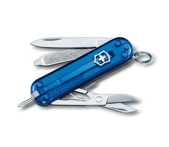 Victorinox Taschenmesser Signature Lite Transparent Tie Blau wird mit seinem Kunststoffkörper und 7 Funktionen für den täglichen Gebrauch empfohlen.