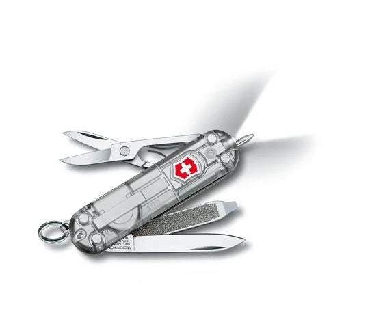 Victorinox Taschenmesser Signature Lite Silvertech wird mit seinem Kunststoffkörper und 7 Funktionen für den täglichen Gebrauch empfohlen. Kostenloser Versand.