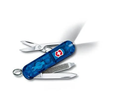 Victorinox Taschenmesser Swiss Lite Blau, Heimwerkermesser mit 7 Funktionen, Werkzeugmesser, Schraubendreher, LED und mehr versandkostenfrei bei MyGeschenk.